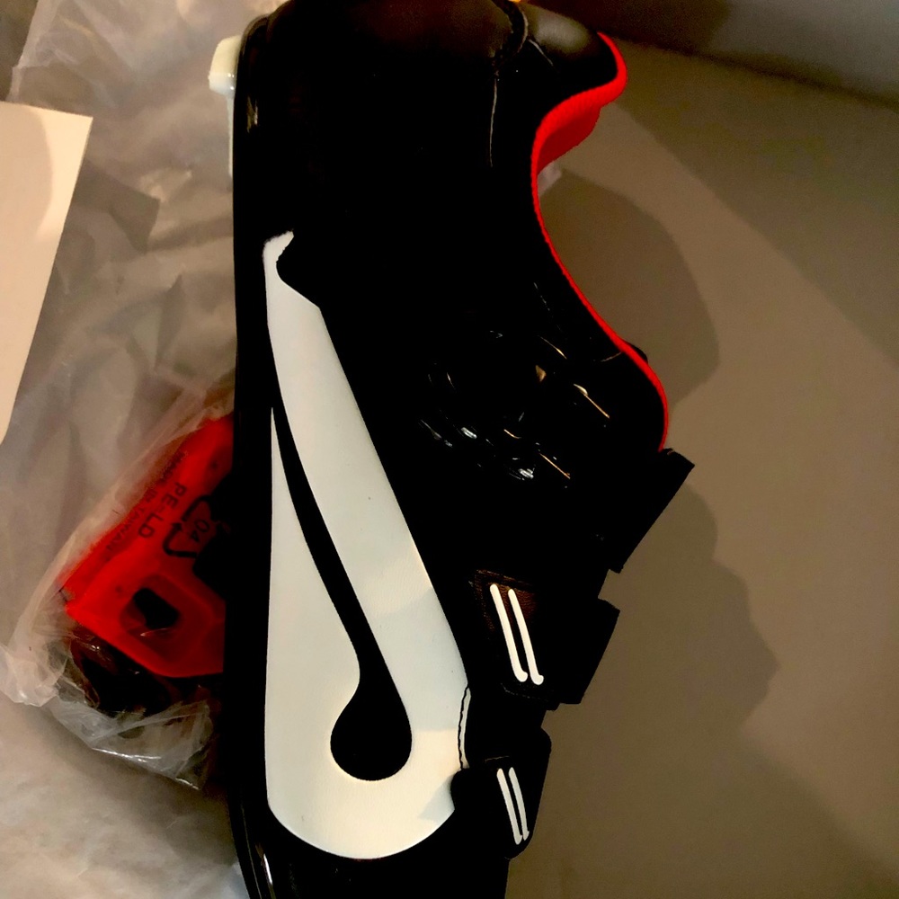 New in box peloton cycling shoes. Size 43